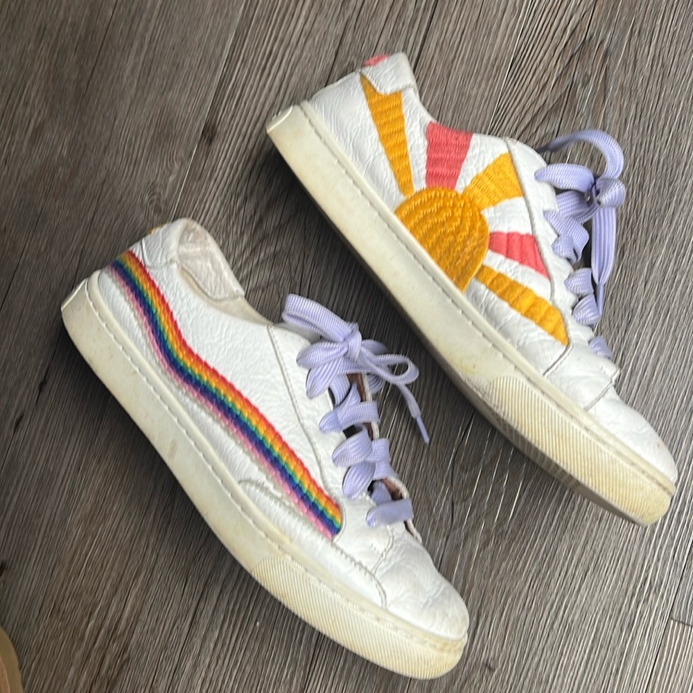 Soludos Rainbow Wave Embroidered White Leather Good Vibes Sneaker Size 7.5